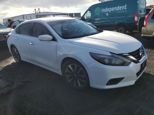 1N4AL3AP8JC243439 - 2018 NISSAN ALTIMA 2.5 WHITE photo 4