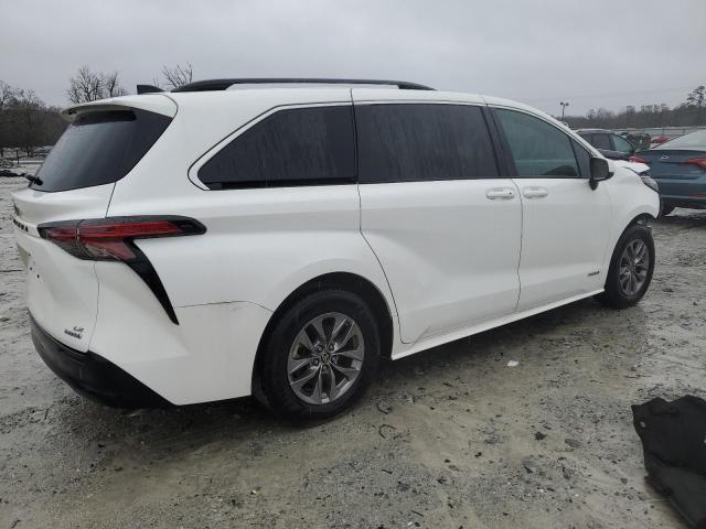 5TDKRKEC8MS034056 - 2021 TOYOTA SIENNA LE WHITE photo 3