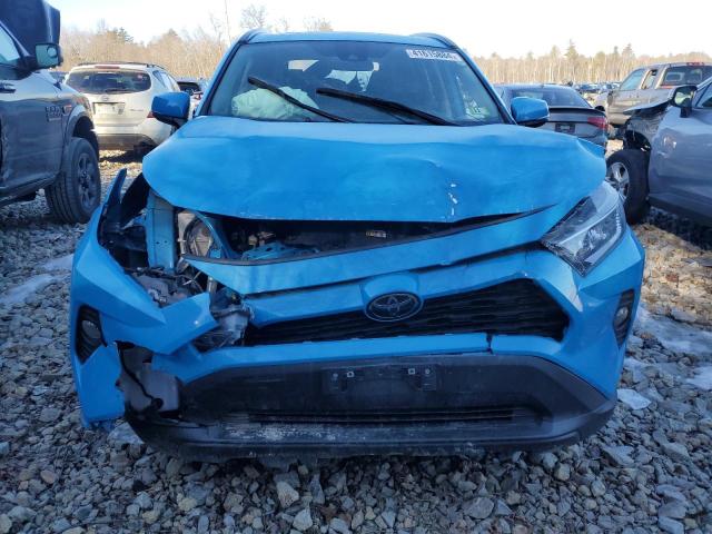 2T3P1RFV8MW146828 - 2021 TOYOTA RAV4 XLE BLUE photo 5