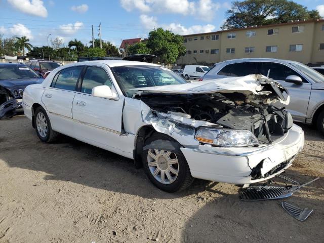 1LNHM82W36Y600587 - 2006 LINCOLN TOWN CAR SIGNATURE LIMITED WHITE photo 4