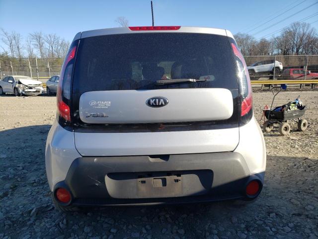 KNDJN2A21G7870911 - 2016 KIA SOUL SILVER photo 6