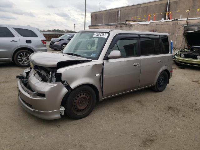 JTLKT334650184243 - 2005 TOYOTA SCION XB SILVER photo 1