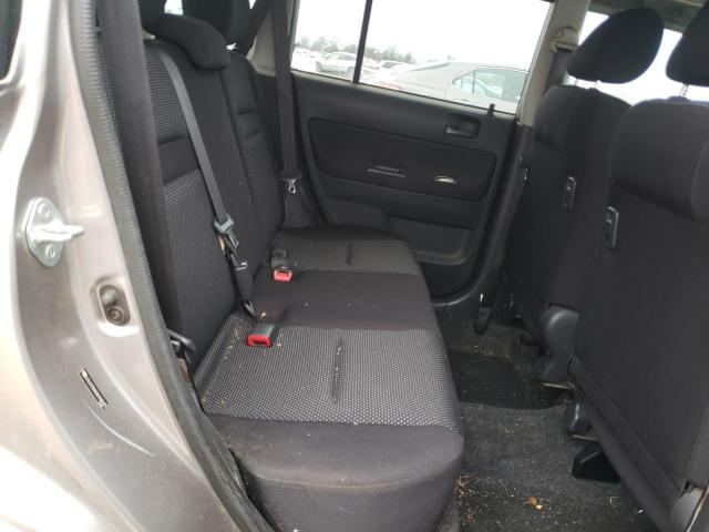 JTLKT334650184243 - 2005 TOYOTA SCION XB SILVER photo 10