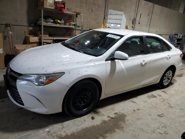 4T4BF1FK6FR446887 - 2015 TOYOTA CAMRY LE WHITE photo 1