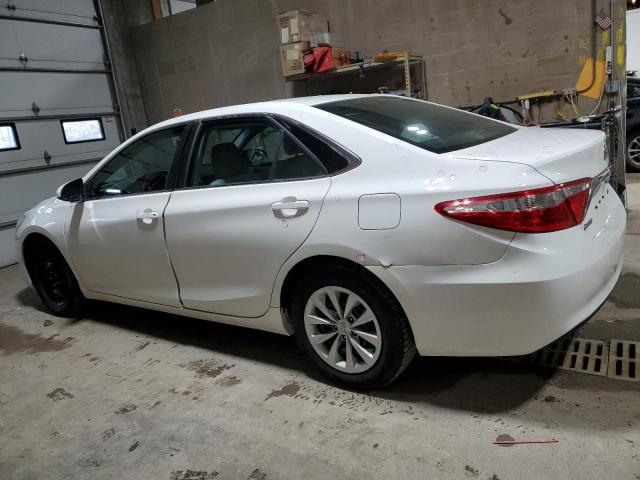 4T4BF1FK6FR446887 - 2015 TOYOTA CAMRY LE WHITE photo 2