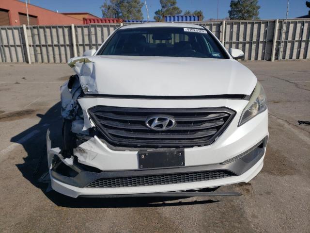 5NPE34AB1FH092963 - 2015 HYUNDAI SONATA SPORT WHITE photo 5