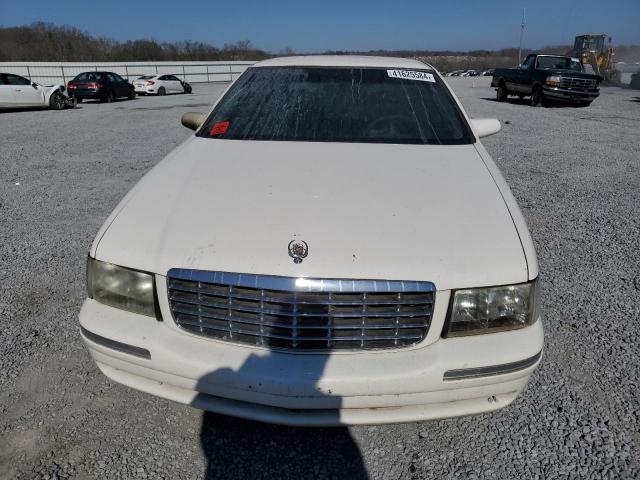 1G6KD54Y3WU804808 - 1998 CADILLAC DEVILLE WHITE photo 5