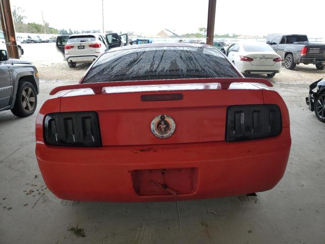 1ZVFT80N755166552 - 2005 FORD MUSTANG RED photo 6