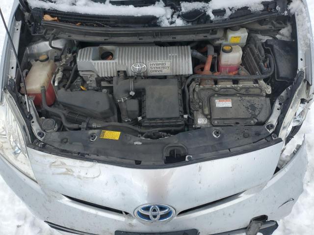 JTDKN3DU2D5602643 - 2013 TOYOTA PRIUS 银色 照片 12