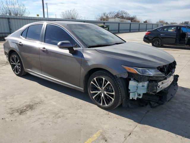 4T1B11HK9JU030749 - 2018 TOYOTA CAMRY L GRAY photo 4