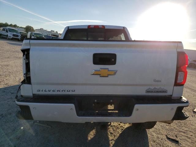 3GCUKTEJ5JG637686 - 2018 CHEVROLET SILVERADO K1500 HIGH COUNTRY WHITE photo 6