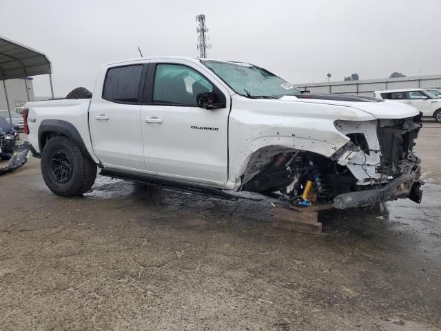 1GCPTFEK6R1210306 - 2024 CHEVROLET COLORADO ZR2 WHITE photo 4
