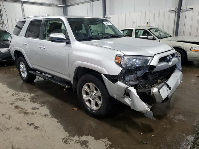 JTEBU5JR5J5533999 - 2018 TOYOTA 4RUNNER SR5/SR5 PREMIUM SILVER photo 4