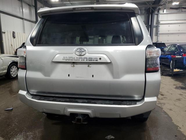 JTEBU5JR5J5533999 - 2018 TOYOTA 4RUNNER SR5/SR5 PREMIUM SILVER photo 6