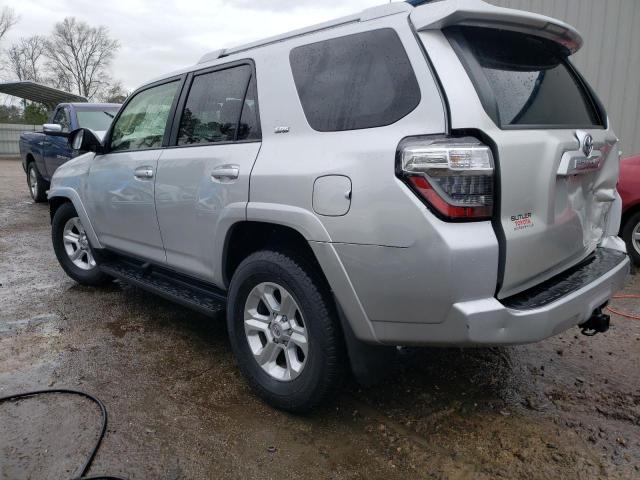 JTEZU5JR6J5168490 - 2018 TOYOTA 4RUNNER SR5 SILVER photo 2