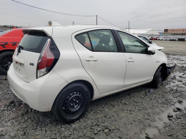 JTDKDTB33F1587187 - 2015 TOYOTA PRIUS C WHITE photo 3