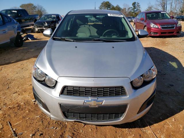 1G1JA6SH9E4164380 - 2014 CHEVROLET SONIC LS 银色 照片 5