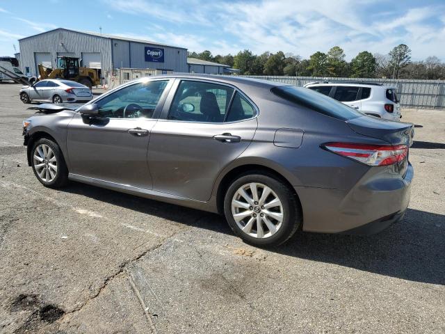 4T1B11HK3JU544080 - 2018 TOYOTA CAMRY L GRAY photo 2