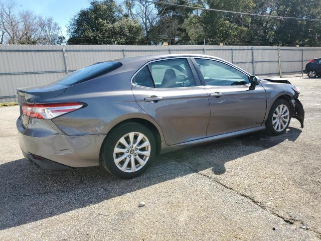 4T1B11HK3JU544080 - 2018 TOYOTA CAMRY L GRAY photo 3