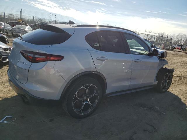 ZASPAKBN7P7D59161 - 2023 ALFA ROMEO STELVIO TI GRAY photo 3