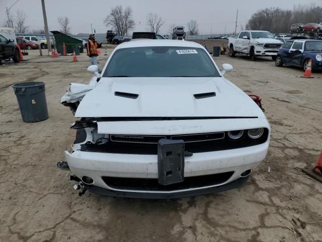 2C3CDZGG2KH680656 - 2019 DODGE CHALLENGER SXT WHITE photo 5