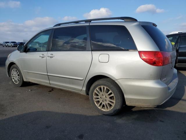 5TDBK22C97S007669 - 2007 TOYOTA SIENNA XLE GRAY photo 2