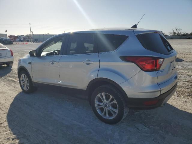 1FMCU0GD0KUB48151 - 2019 FORD ESCAPE SE SILVER photo 2