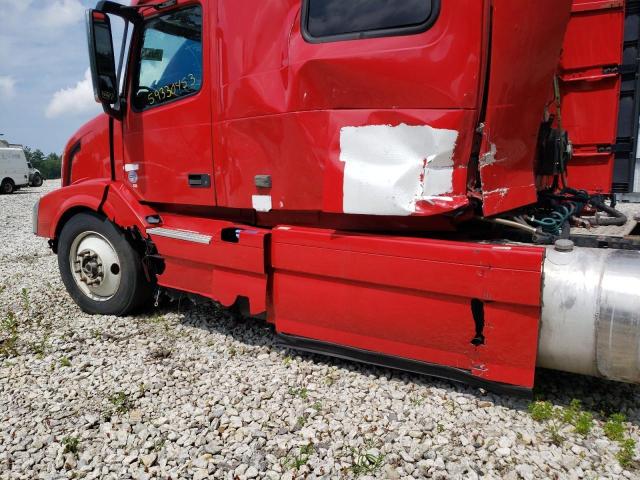 4V4NC9TH6HN975723 - 2017 VOLVO VN VNL RED photo 9