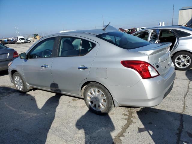 3N1CN7AP2GL870979 - 2016 NISSAN VERSA S SILVER photo 2