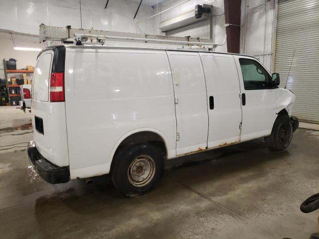 1GCWGFCG9E1123735 - 2014 CHEVROLET EXPRESS G2 WHITE photo 3