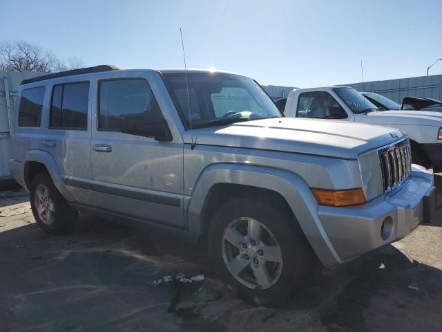 1J8HG48K38C149100 - 2008 JEEP COMMANDER SPORT SILVER photo 4