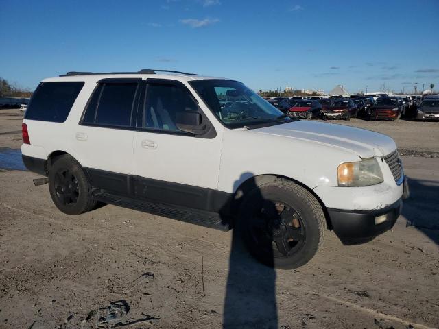 1FMRU15W74LB52906 - 2004 FORD EXPEDITION XLT WHITE photo 4