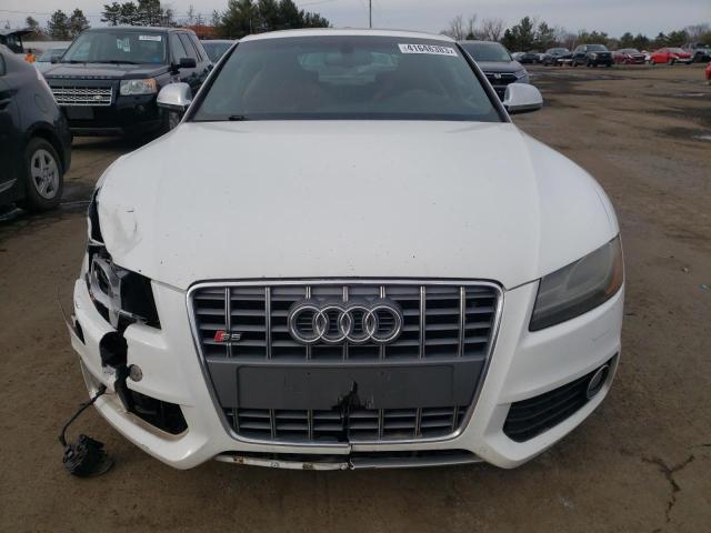 WAURV78T89A002907 - 2009 AUDI S5 QUATTRO WHITE photo 5