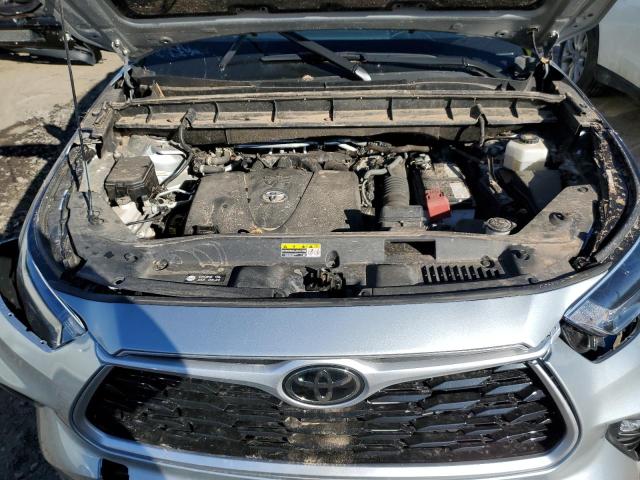 5TDGZRBH5MS555251 - 2021 TOYOTA HIGHLANDER XLE SILVER photo 12