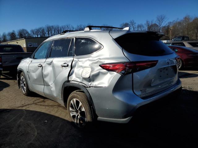 5TDGZRBH5MS555251 - 2021 TOYOTA HIGHLANDER XLE SILVER photo 2