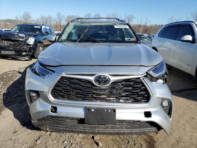 5TDGZRBH5MS555251 - 2021 TOYOTA HIGHLANDER XLE SILVER photo 5
