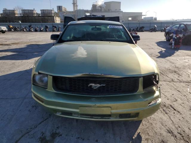 1ZVFT80N455219854 - 2005 FORD MUSTANG GREEN photo 5