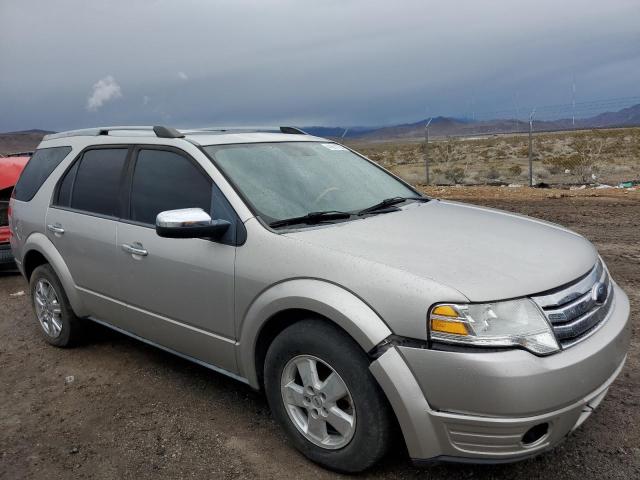 1FMDK03W38GA16736 - 2008 FORD TAURUS X LIMITED SILVER photo 4