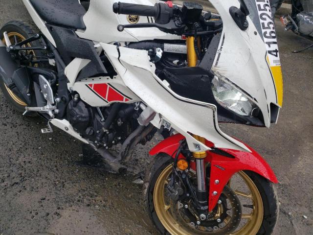 MH3RH18Y1NK009125 - 2022 YAMAHA YZFR3 A WHITE photo 9