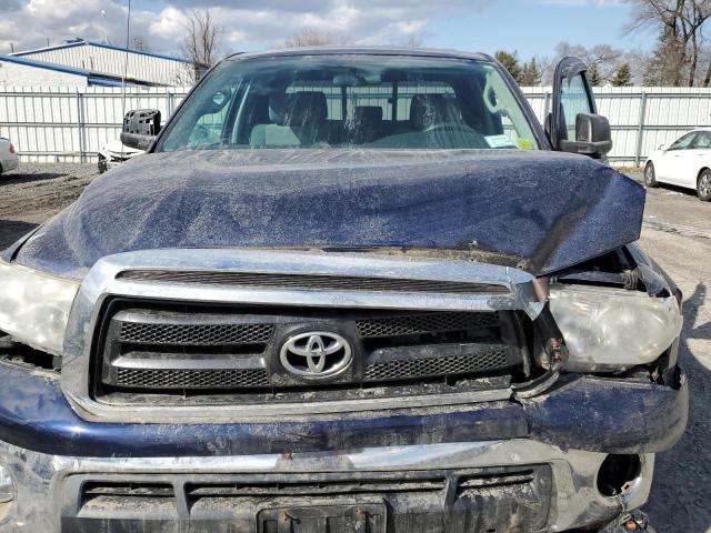 5TFUM5F10BX019533 - 2011 TOYOTA TUNDRA DOUBLE CAB SR5 BLUE photo 11