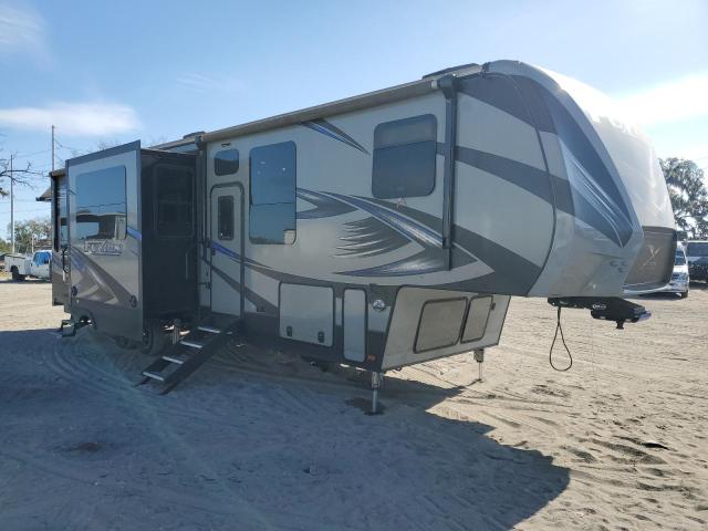 4YDF3712XJF810256 - 2018 KEYSTONE TRAILER TWO TONE photo 1