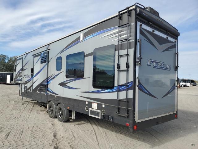 4YDF3712XJF810256 - 2018 KEYSTONE TRAILER TWO TONE photo 3