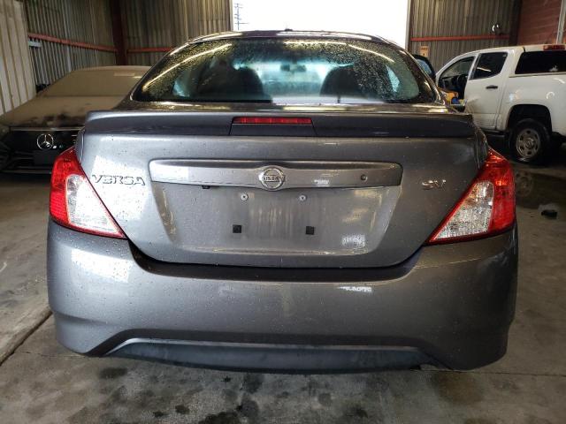 3N1CN7AP5JL883328 - 2018 NISSAN VERSA S GRAY photo 6