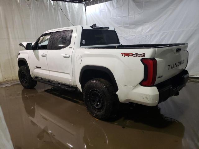 5TFLA5DB2NX012958 - 2022 TOYOTA TUNDRA CREWMAX SR WHITE photo 2