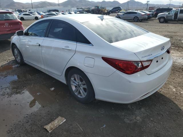 5NPEB4AC2DH510634 - 2013 HYUNDAI SONATA GLS WHITE photo 2