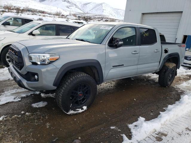 3TMCZ5AN1JM171686 - 2018 TOYOTA TACOMA DOUBLE CAB SILVER photo 1