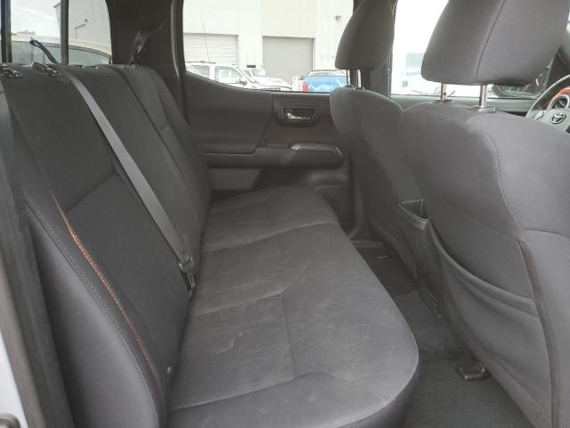 3TMCZ5AN1JM171686 - 2018 TOYOTA TACOMA DOUBLE CAB SILVER photo 10