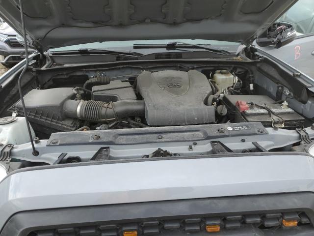 3TMCZ5AN1JM171686 - 2018 TOYOTA TACOMA DOUBLE CAB SILVER photo 11