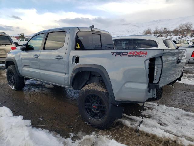 3TMCZ5AN1JM171686 - 2018 TOYOTA TACOMA DOUBLE CAB SILVER photo 2