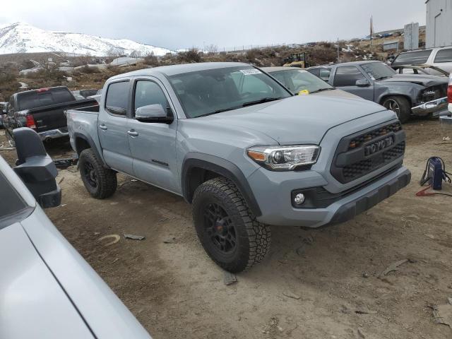 3TMCZ5AN1JM171686 - 2018 TOYOTA TACOMA DOUBLE CAB SILVER photo 4